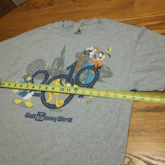 Walt Disney ✨ World 🌎 Shirt Pluto Goofy Mickey Mouse Chip N Dale 🐿️ 🍿 Medium - Picture 12 of 12